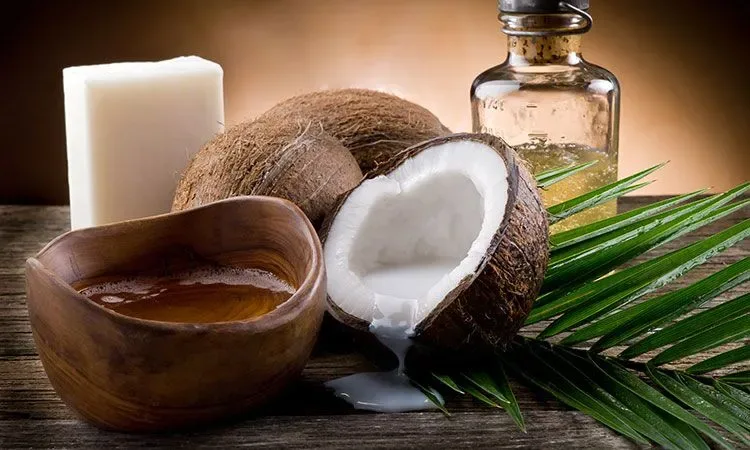 ماساژ روغن نارگیل